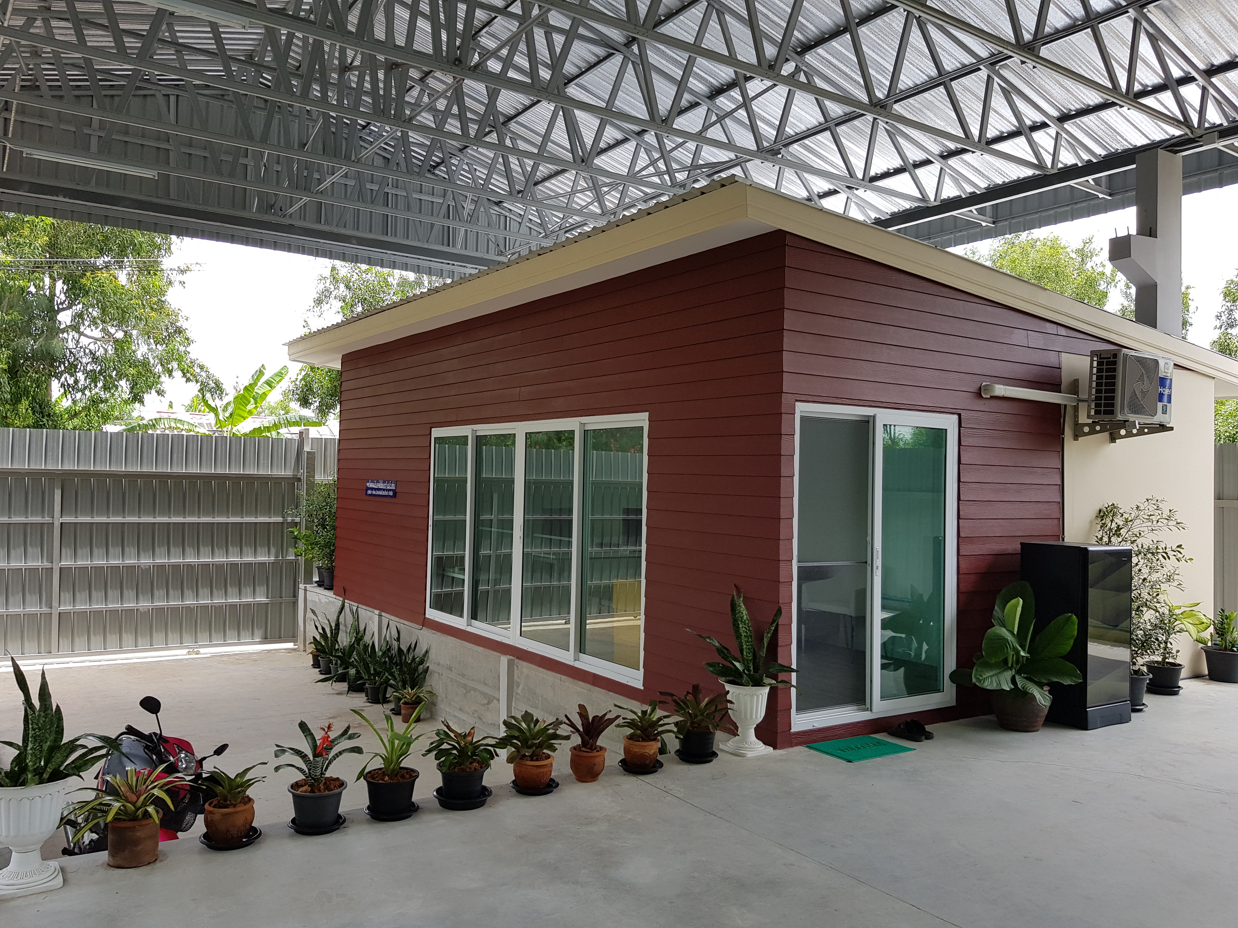 โรงงาน 4